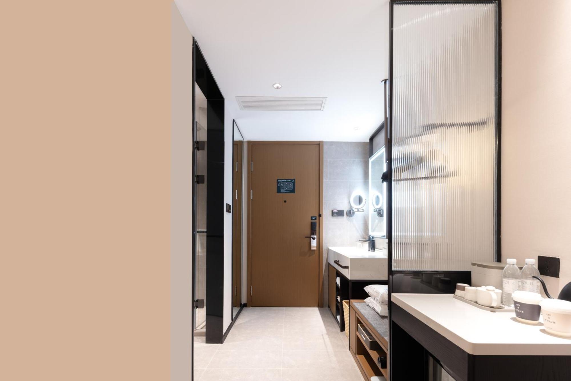 Atour Pudong Chuansha Ancient Town Hotel 4*